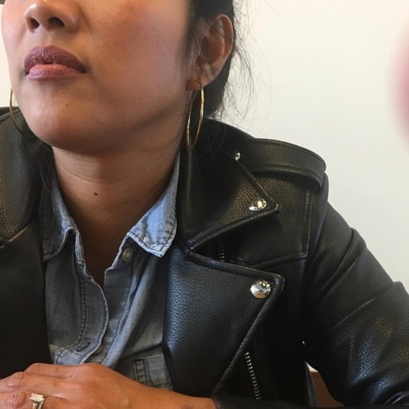 Meet Your Posher - Picture 1 of 4